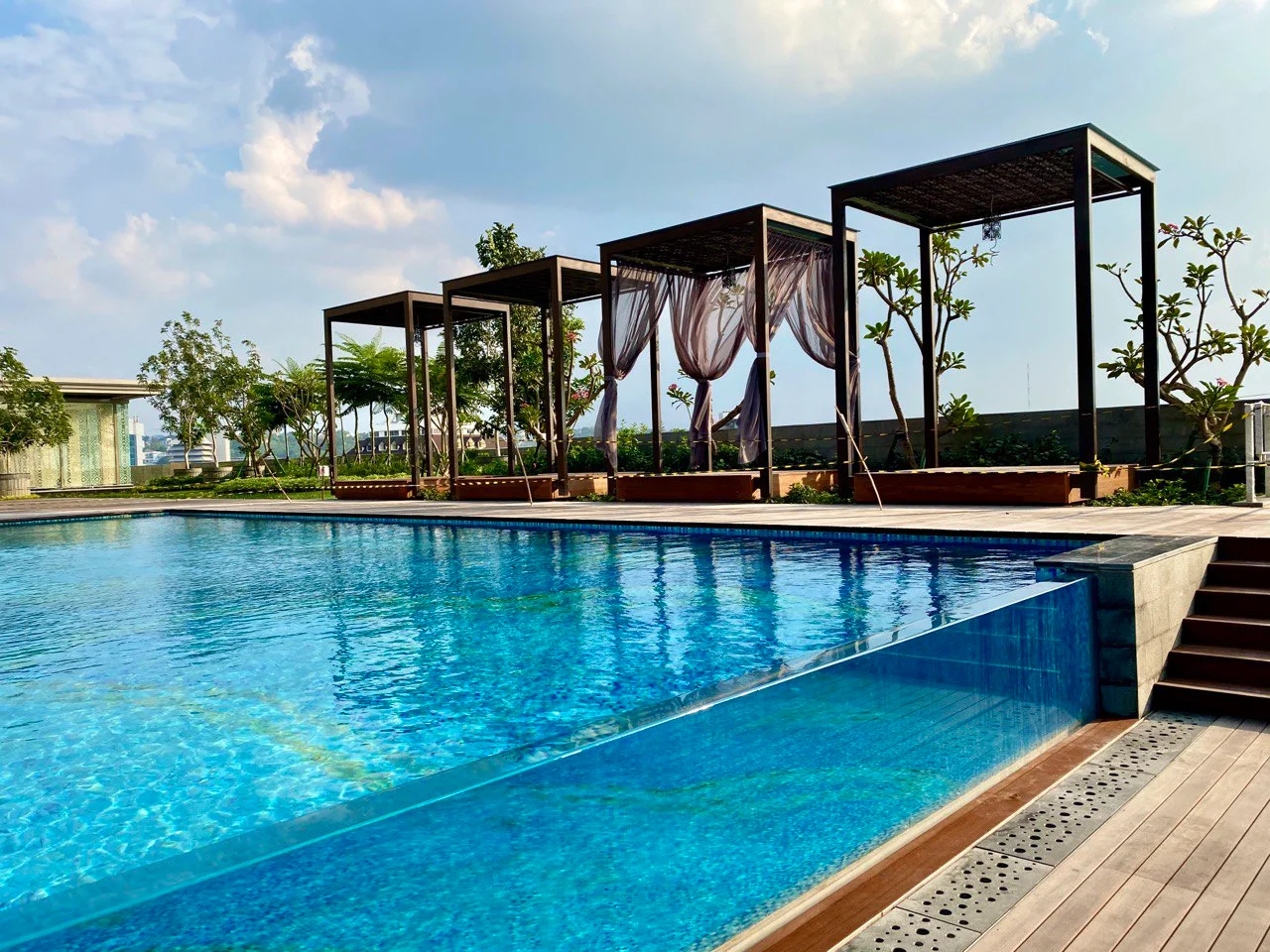 2022 - SwimmingPool Acrylic Hotel Tentrem Semarang (3)